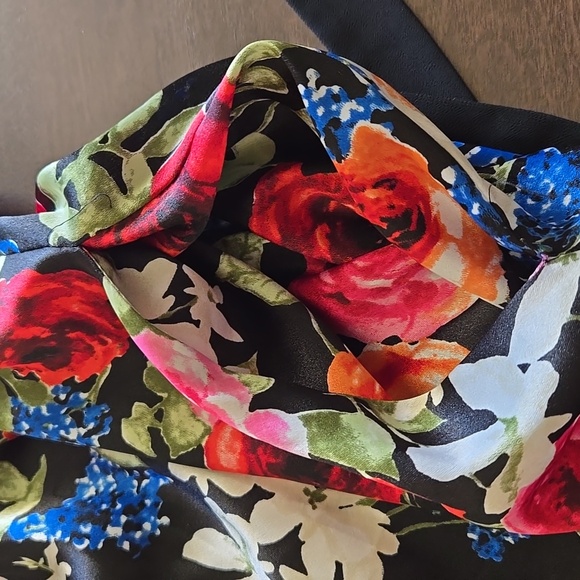 Oscar de la Renta Pink Label Floral Robe Size Medium. - Picture 9 of 10